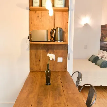 Peaceful & Cozy W/ Balcony Apartamento *