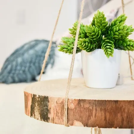 Peaceful & Cozy W/ Balcony Lejlighed