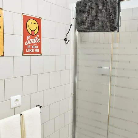 Peaceful & Cozy W/ Balcony Порту