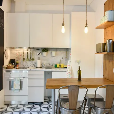 Peaceful & Cozy W/ Balcony Апартаменты