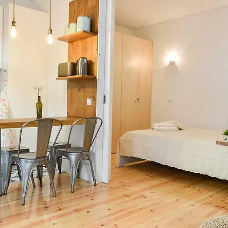 Peaceful & Cozy W/ Balcony * Порту