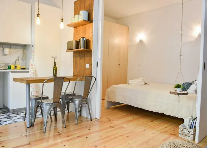 Peaceful & Cozy W/ Balcony * Porto