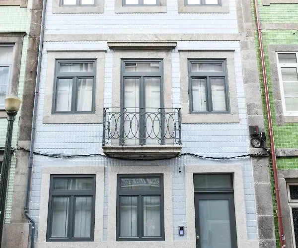 Peaceful & Cozy W/ Balcony