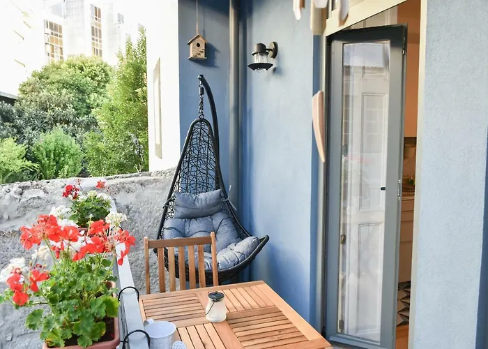 Peaceful & Cozy W/ Balcony